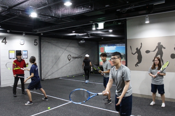 뉴딘콘텐츠의 스크린테니스 브랜드 ‘테니스팟’이 본격적인 테니스 시즌을 맞아 선착순 30대 한정으로 시스템 30% 할인 및 무이자 리스 프로모션 진행