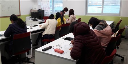 어울림사업 프로그램 개강 (지난해 프로그램 진행 모습)