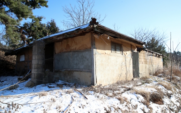 태안읍 삭선리에 있는 빈집 모습.