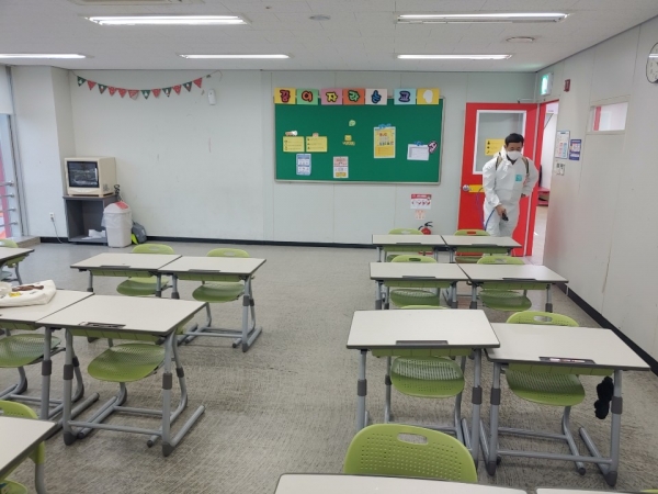 청소년수련관시설 내부 방역.소독 실시