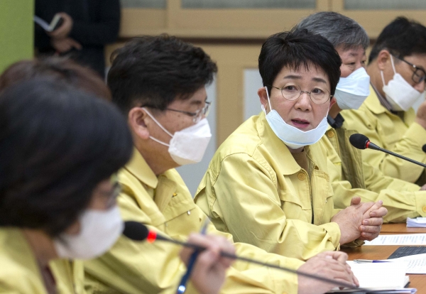 지난 22일 간부 공무원과 동장 등 긴급 대책회의 주재