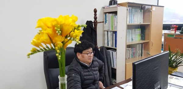 ‘사무실 꽃병 놓기’로 화훼농가 지원