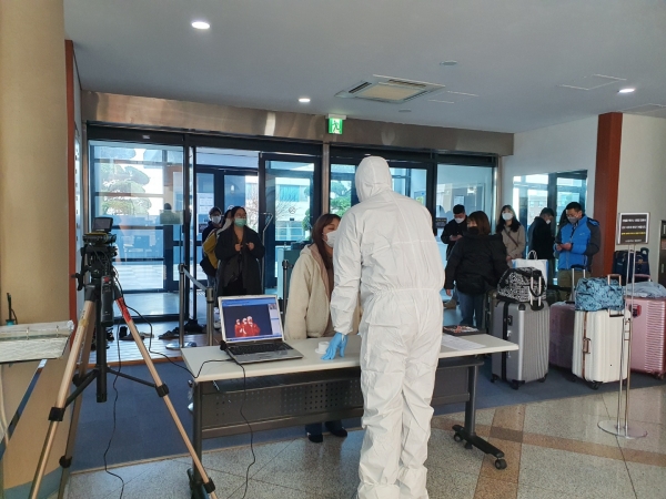 중국인 유학생 기숙사 격리 입소준비 모습-남서울대 제공