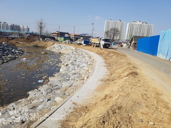용굴천 지방하천 정비사업 모습