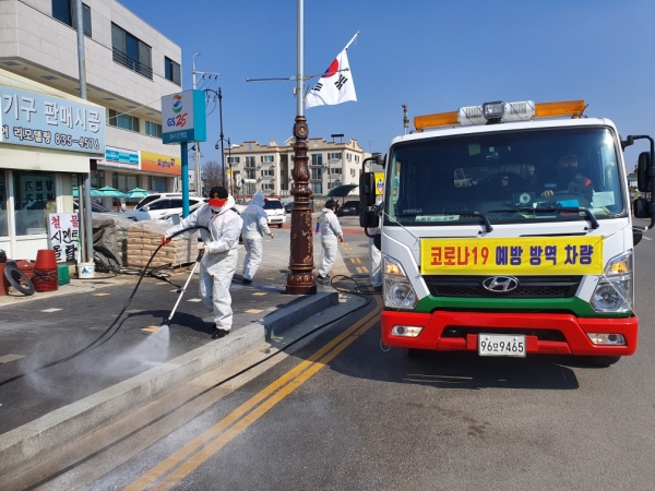 산불진화대 부여군내 코로나19 일제소독 장면