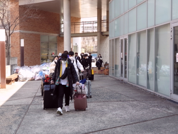 대전대에서 퇴소하는 중국인 유학생 모습