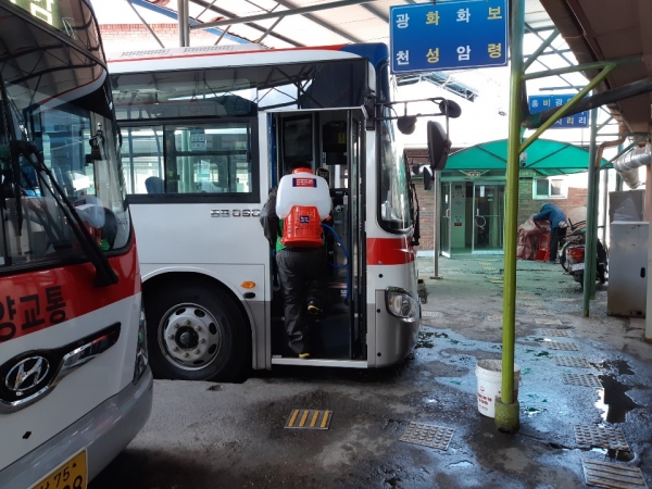 시외버스 방역실시 모습