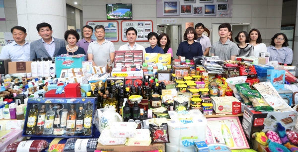 지난 2019년 ‘모아모아 기부데이’ 기부물품 전달식 모습