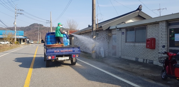 부여군 방역 소독활동 장면