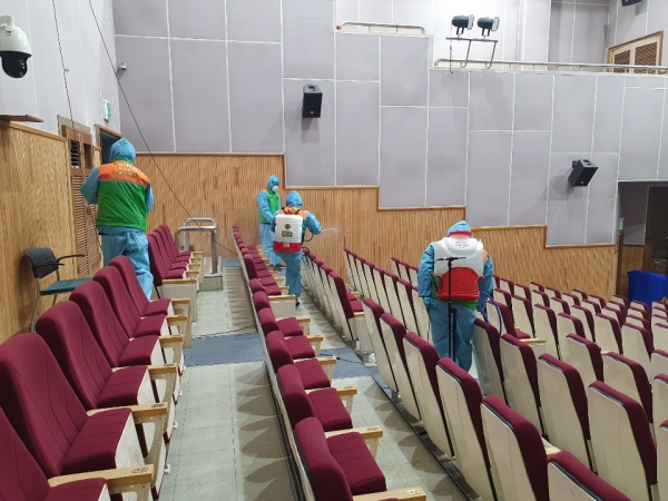 자율방재단 방역 봉사활동 장면