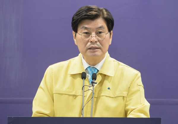 코로나19 관련 브리핑하는 이춘희 세종시장