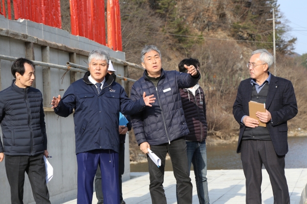 문정우 금산군수 십이폭포 진입로 교량가설공사 현장 행정 모습