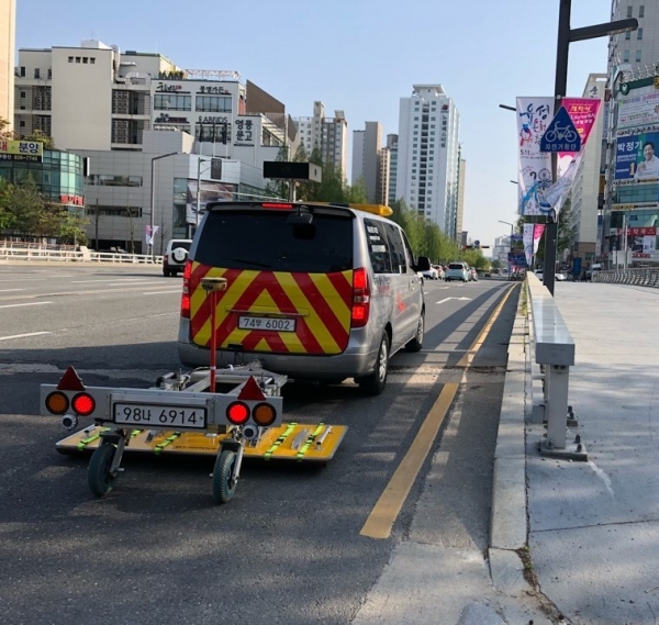 오는 7월까지 싱크홀에 따른 안전사고를 예방하기 위해 도로 지반의 공동(空洞)탐사 추진
