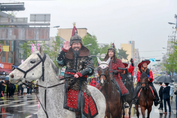 아산성웅이순신축제 이순신장군 출정퍼레이드