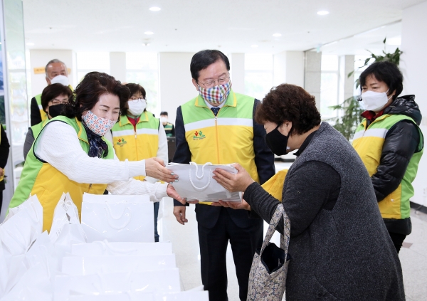 서구자원봉사센터 면마스크 배부행사