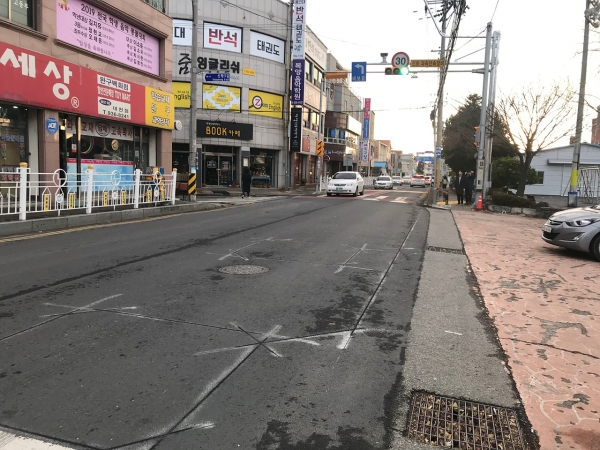 어린이보호구역 초등학교앞 과속단속카메라 설치