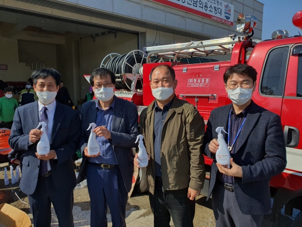 석문면 소재 20개 마을 4,000세대에 소형 방역 분무기 전달