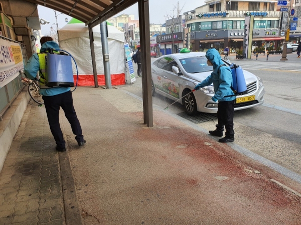 부여군 모범운전자 연합회 방역활동 장면