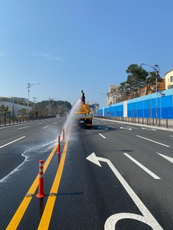 공주시 주요도로변 청소 사진