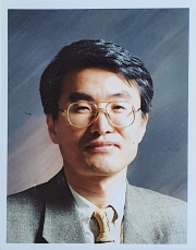 배재대 윤준 교수