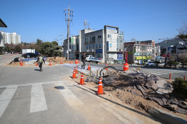 군청입구 확장 공사