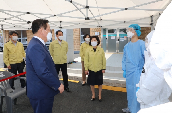 최홍묵 계룡시장 보건소 방문 격려