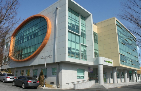 아산시평생학습관 전경