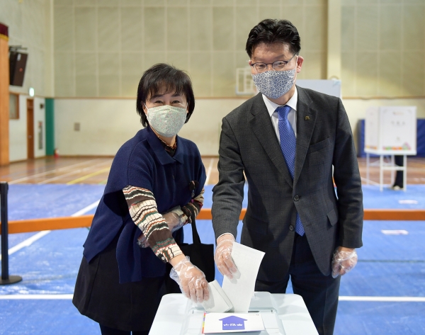 김정섭 시장님 사전투표 사진