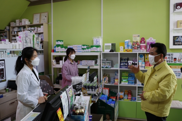 박정현 부여군수 코로나19 피해업소 방문