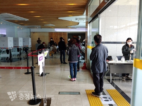 금산읍 사전투표소 모습