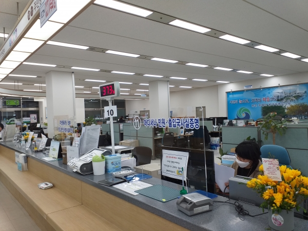 투명 가림막 설치 모습