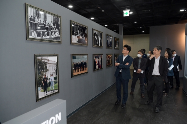 김정섭 공주시장 대통령기록관 방문