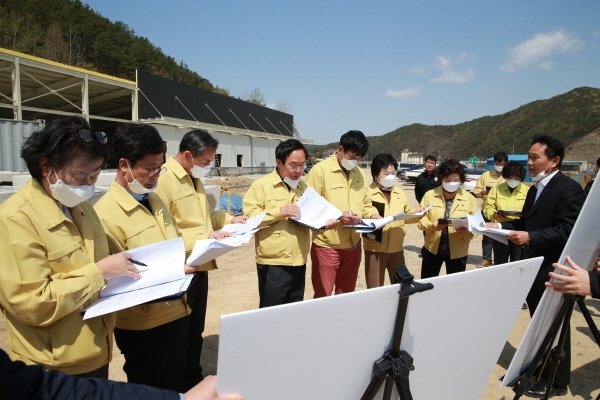 청양군의회 현장답사 모습