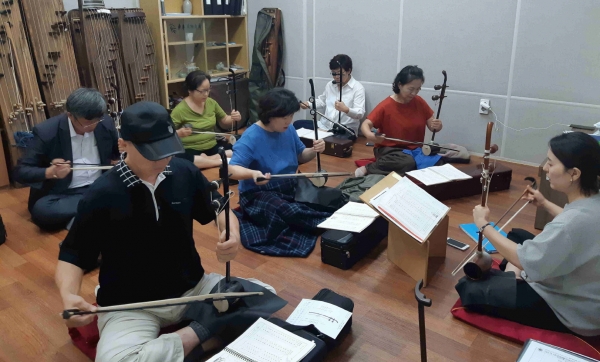 지난 특성화 프로그램_해금 활동 모습