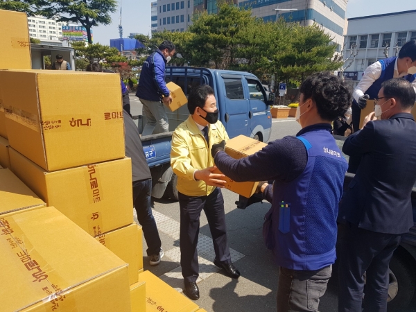 꾸러미상자 나르기