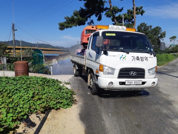 축산농가 방역차량 소독