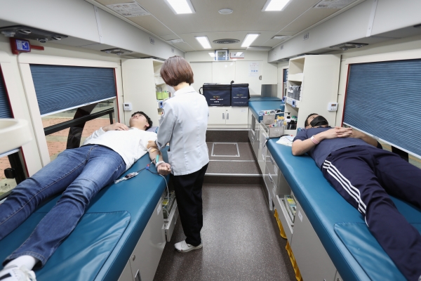 28일 교내 캠퍼스에서 ‘코로나-19 극복을 위한 헌혈 챌린지’ 실시