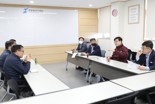 정낙춘 부시장 기업체 현장 방문 장면