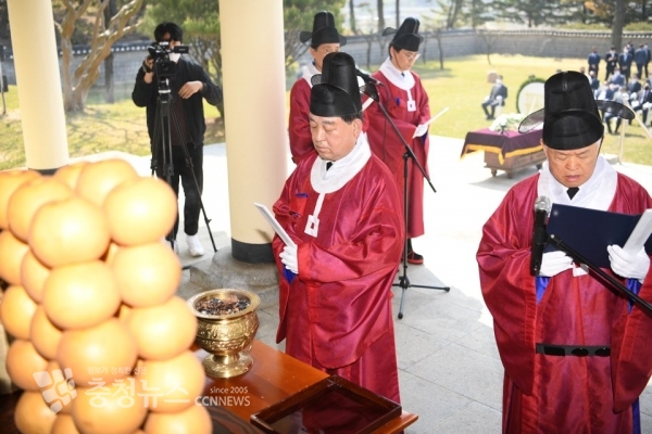 매헌 윤봉길 의사 상해 의거 제88주년 기념 다례행사 모습