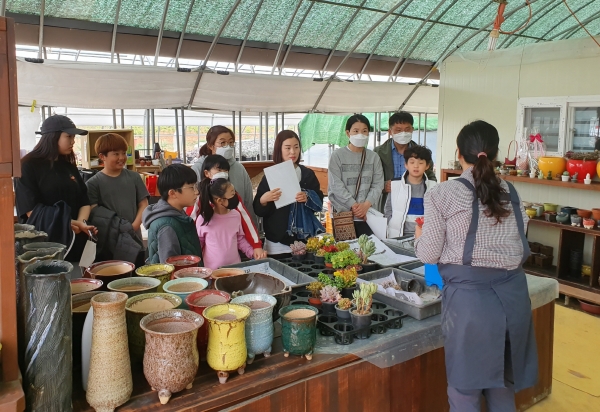 우울증 환자 가족 위한 다육이 화분 제작 봉사(가족봉사단)