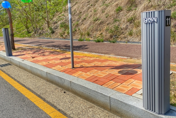 저단형 현수막 게시대 설치