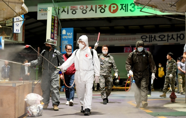 해병대논산시전우회, 코로나19로부터 논산을 안전하게...방역활동 실시
