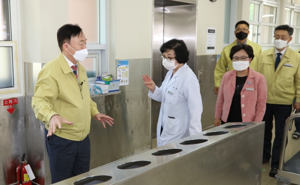 설동호 교육감 등교수업대비 현장방문 모습