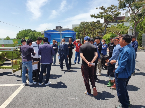 농기계 매각 장면