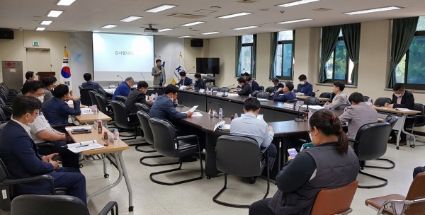 토론회에서는 공공기관과 민간기업이 활발한 교류를 바탕으로한 스마트팜 공공서 확보와 수출사업화에 대한 논의가 이뤄졌다