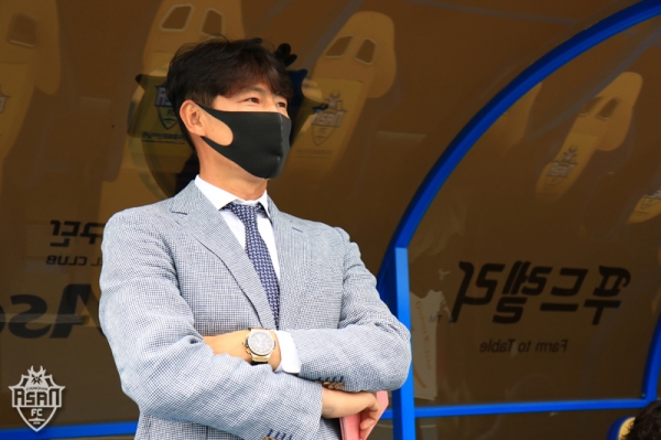 충남아산프로축구단 박동혁 감독