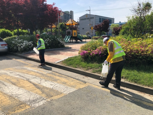 지난해 실버청결도우미 활동 모습