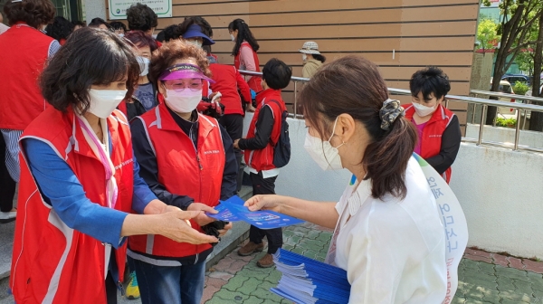 도로명주소의 체계와 편리성을 제대로 알리기 위해 홍보영상, 홍보용 리플릿 활용 홍보중 (관저 2동)