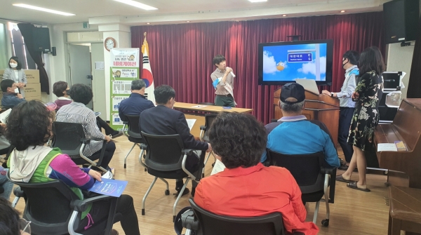 도로명주소의 체계와 편리성을 제대로 알리기 위해 홍보영상, 홍보용 리플릿 활용 홍보 모습 (둔산 3동)