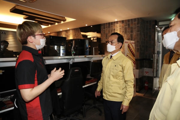 박 시장, 다중이용시설 현장점검 모습